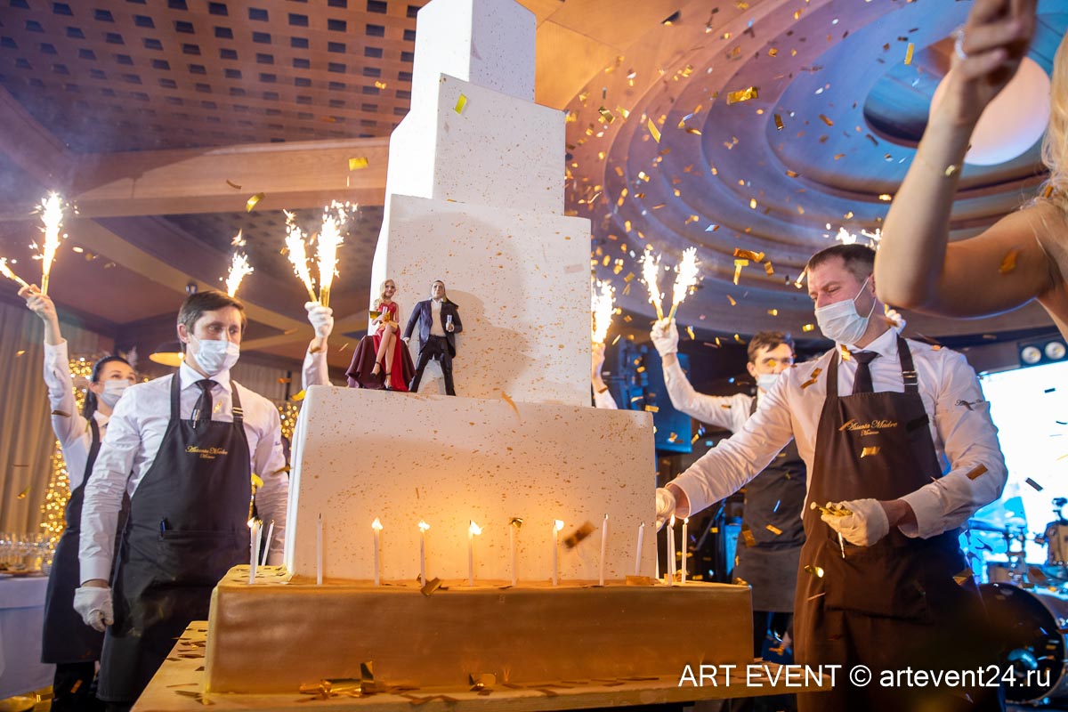 Свадебный торт