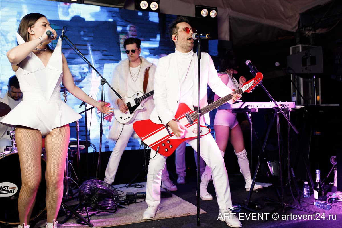 Сопровождающая музыка