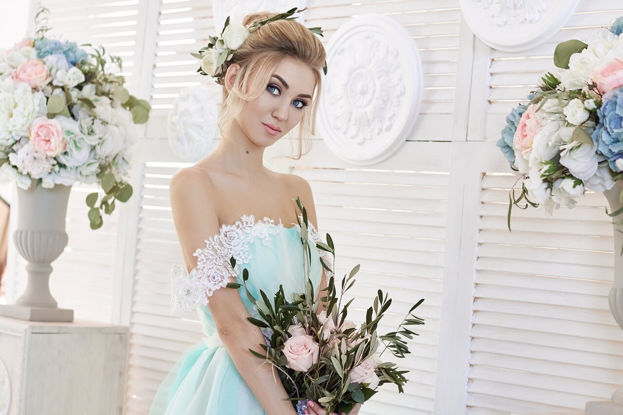 Платье невесты на свадьбу бирюзового цвета