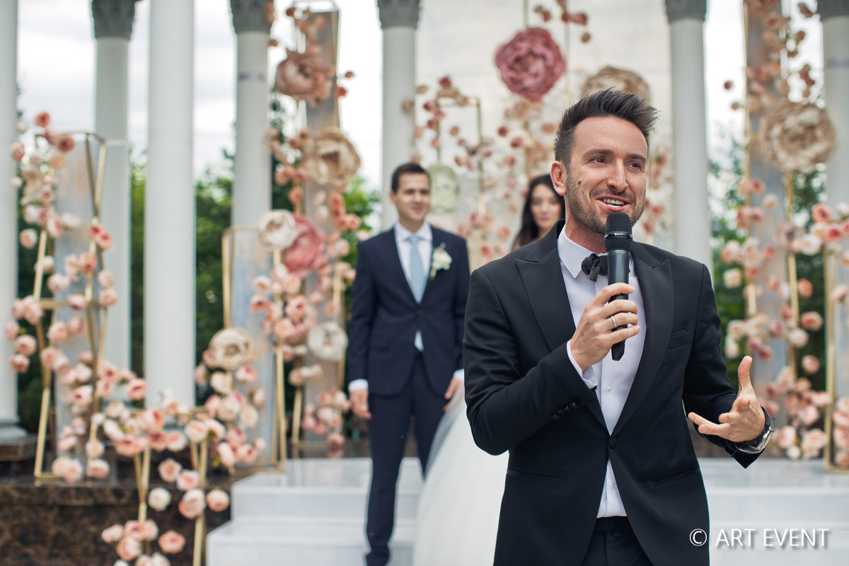 ведущий на загородной свадьбе