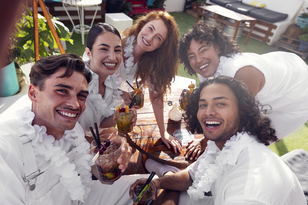 гости на интернациональной свадьбе