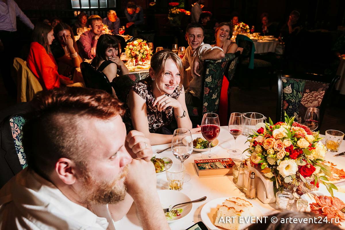 Учёт возрастных и диетических предпочтений гостей